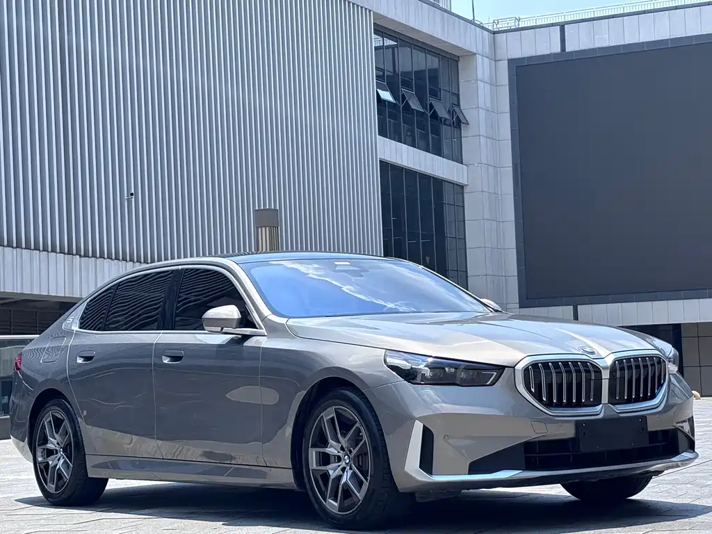 BMW 5 Series 2024