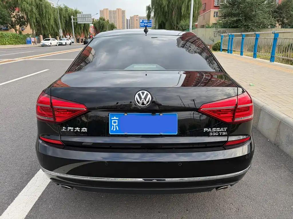 Volkswagen Passat 2018 — фото 14