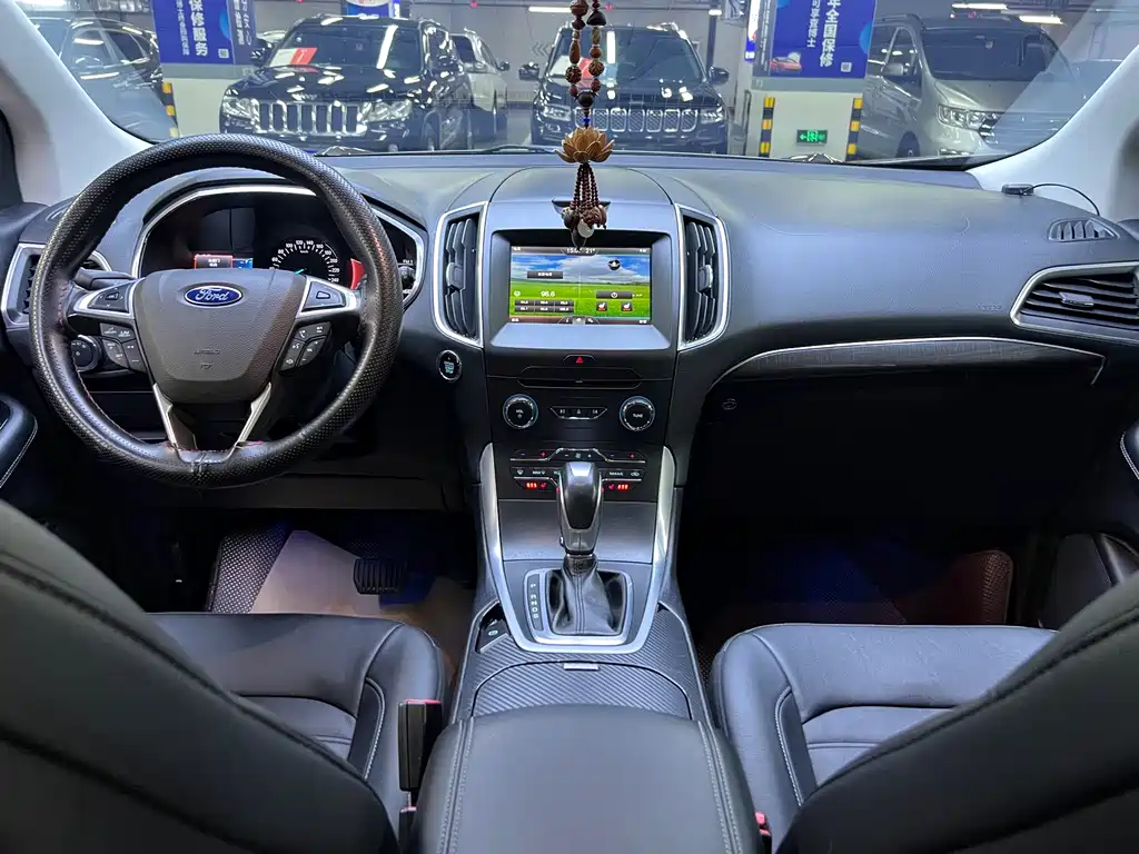 Ford Edge 2016 — фото 15