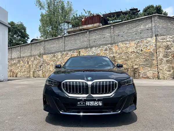 BMW 5 Series 2025