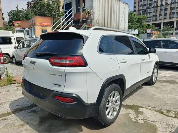 Jeep Cherokee 2016