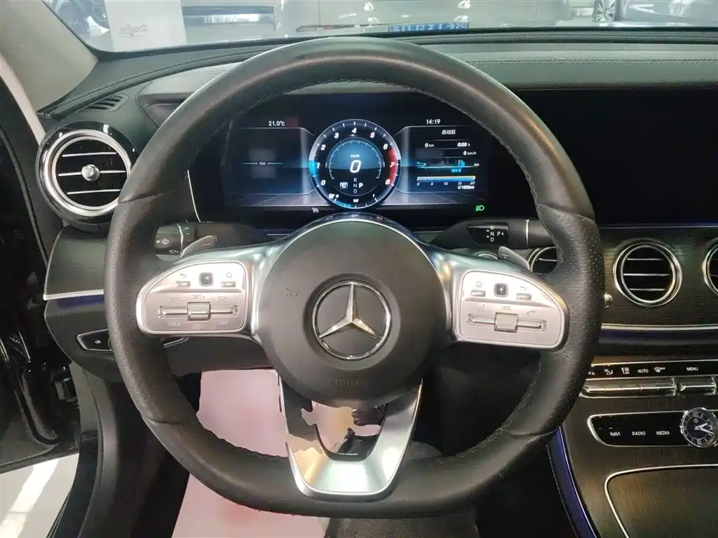 Mercedes-Benz E-Class 2020 — фото 11