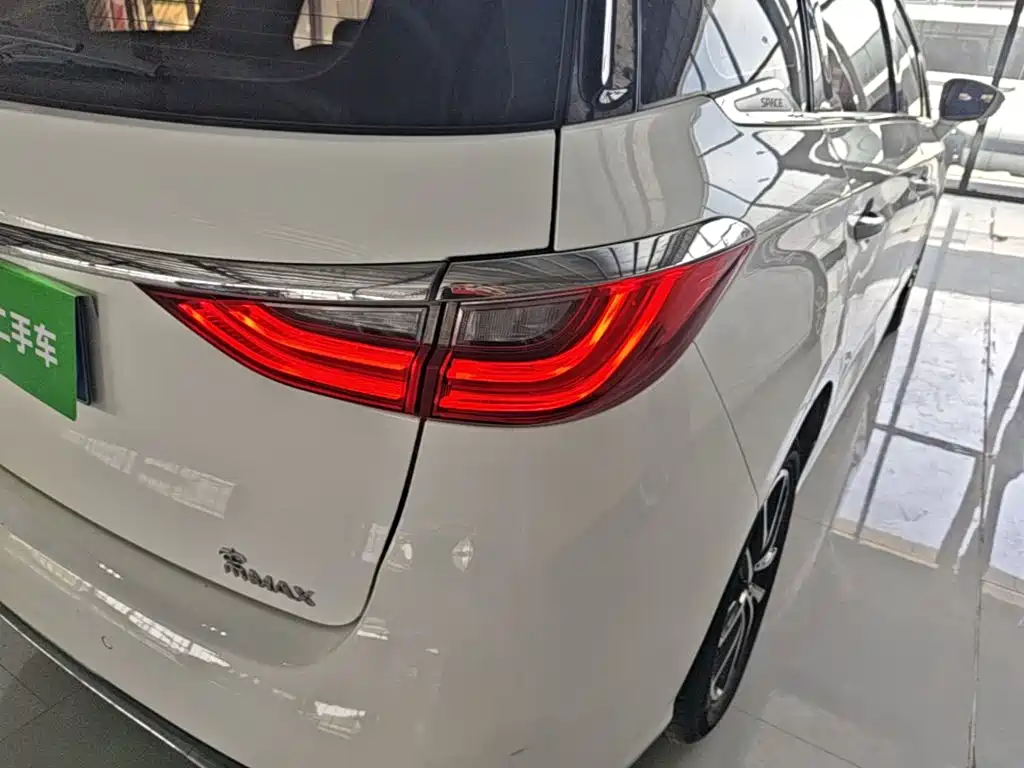 BYD MAX 2018 — фото 8