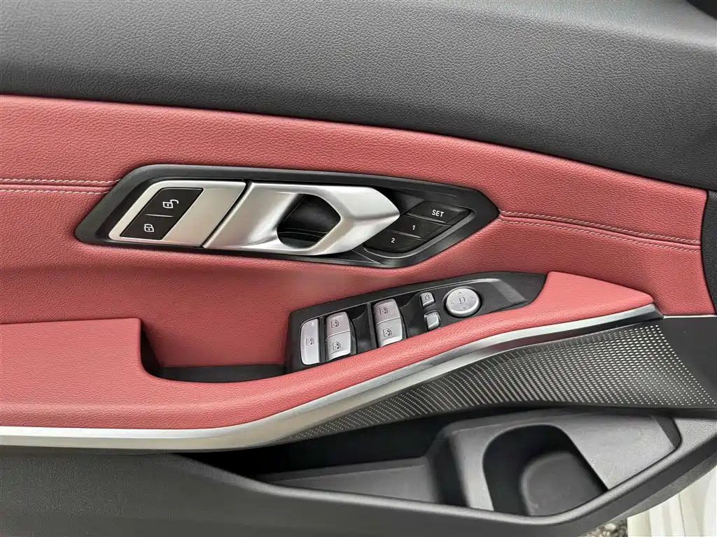 BMW 3 Series 2024 — фото 26