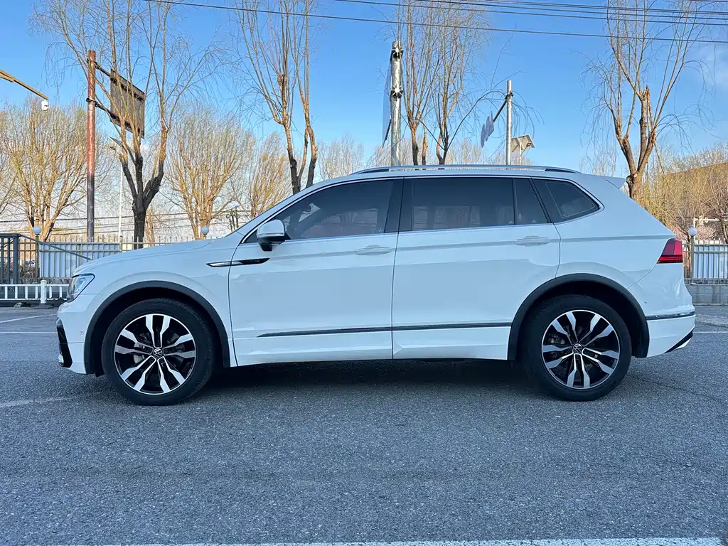 Volkswagen Tiguan L 2021 — фото 4
