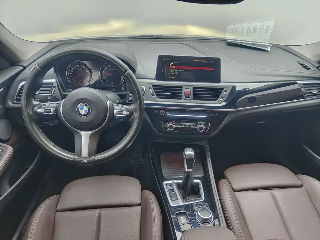 BMW 1 Series 2019 — фото 10