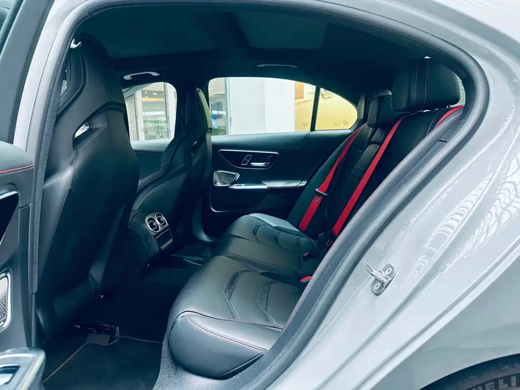 Mercedes-Benz C-Class AMG New Energy 2025 — фото 10