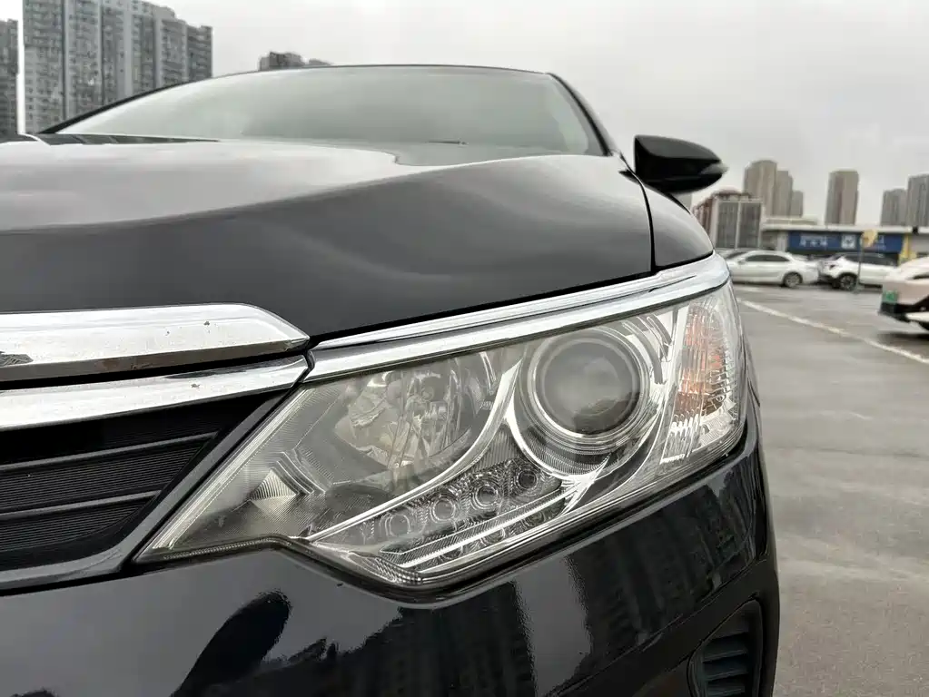 Toyota Camry 2017 — фото 12