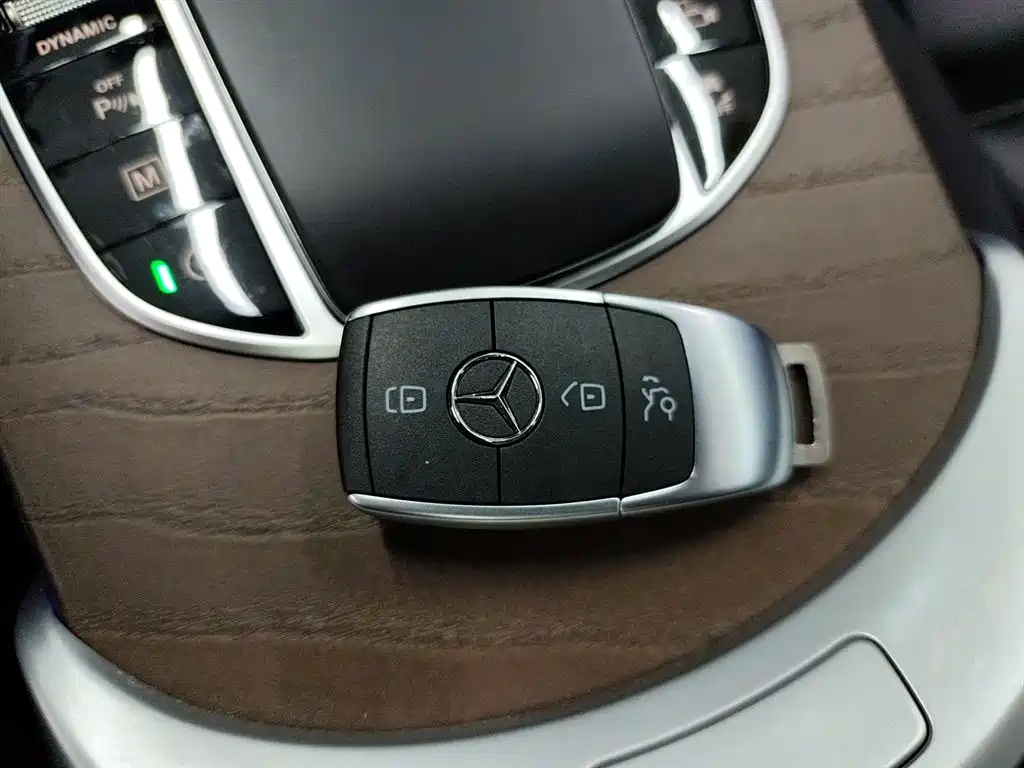 Mercedes-Benz GLC 2020 — фото 17