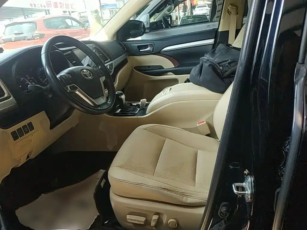 Toyota Highlander 2015 — фото 15