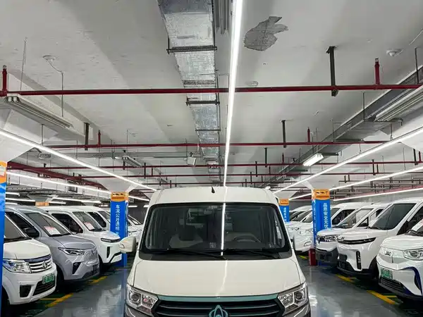 Changan Crossstar V5 EV 2024