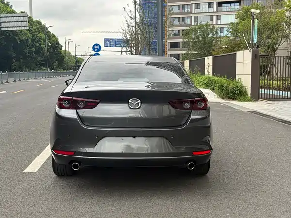 Mazda 3 Axela 2022