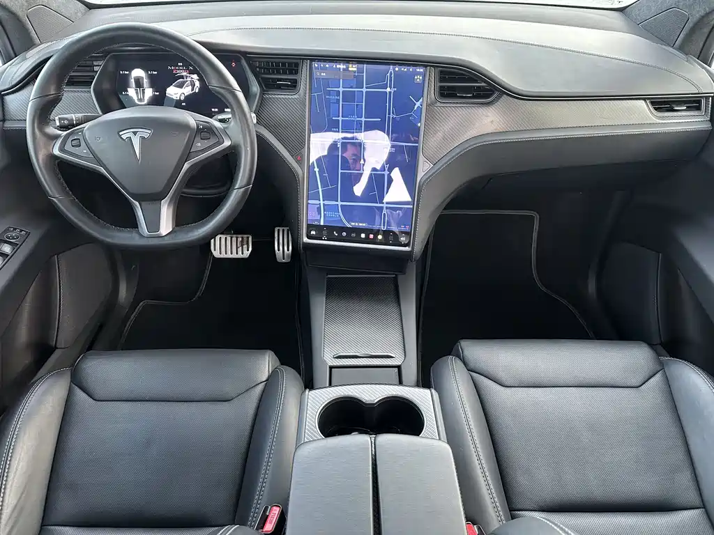Tesla Model X 2019 — фото 5