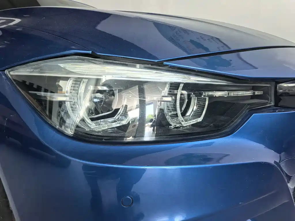 BMW 3 Series 2019 — фото 15