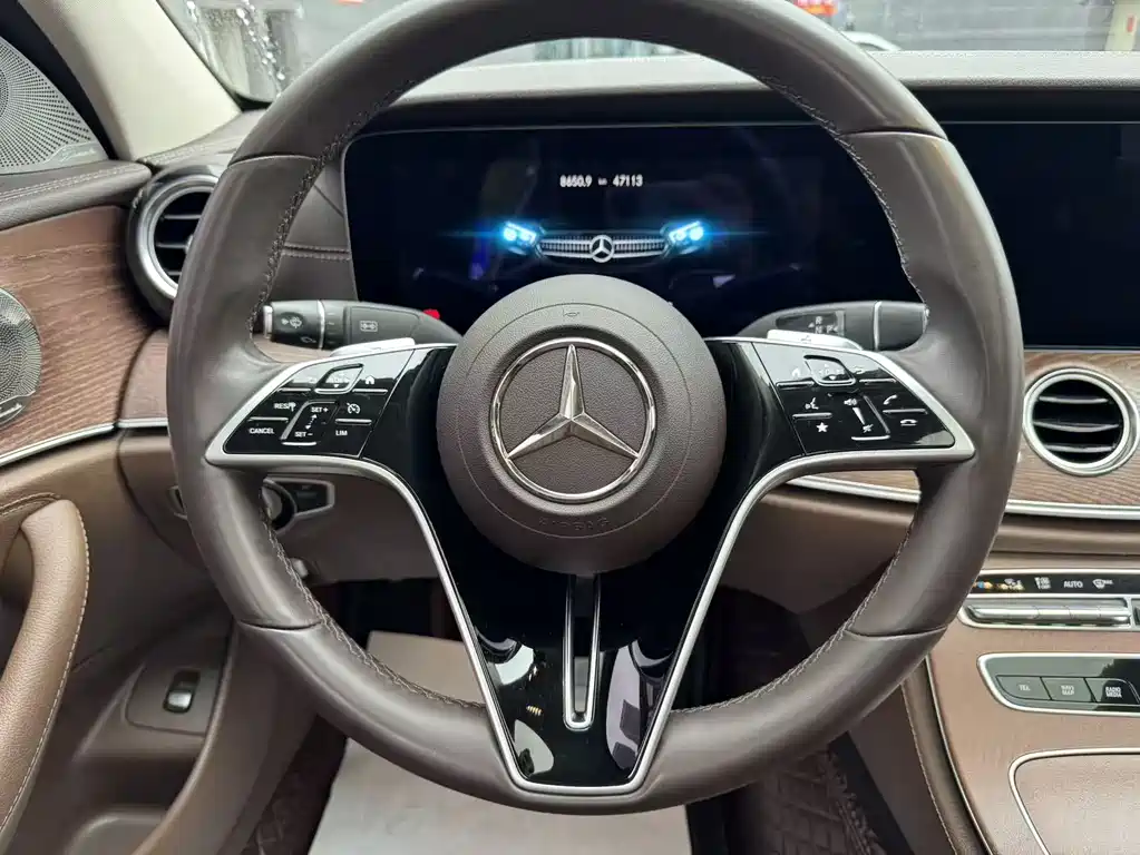 Mercedes-Benz E-Class 2023 — фото 11