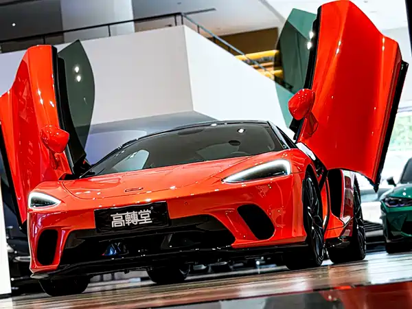 McLaren GT 2023