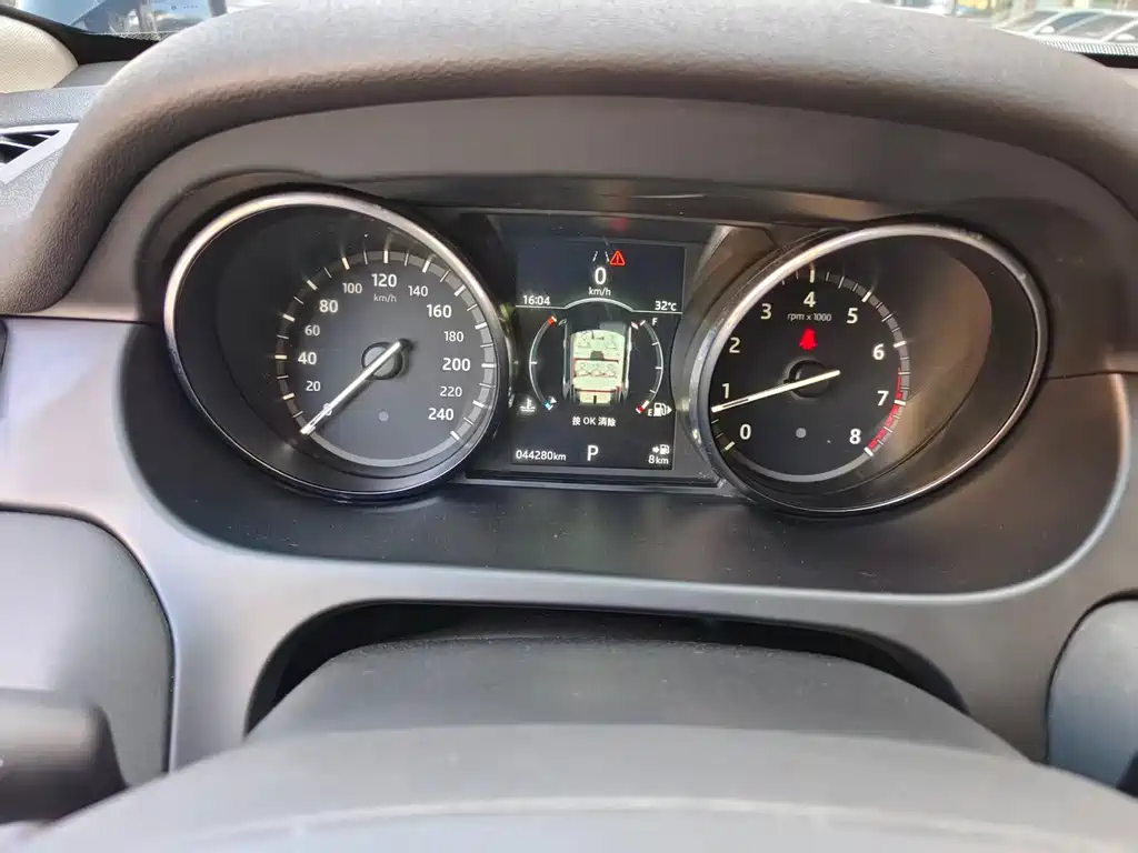 Land Rover Discovery Sport 2018 — фото 20