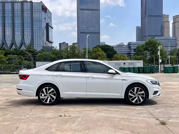 Volkswagen Sagitar 2022
