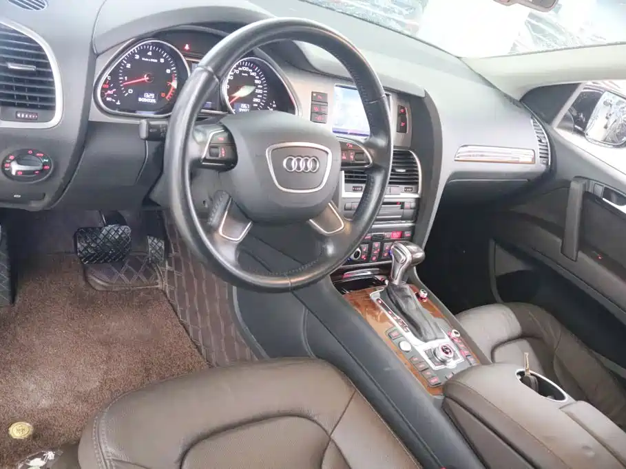 Audi Q7 2015 — фото 11