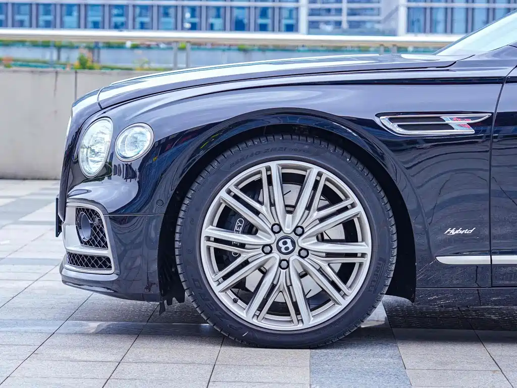 Bentley Flying Spur PHEV 2023 — фото 25