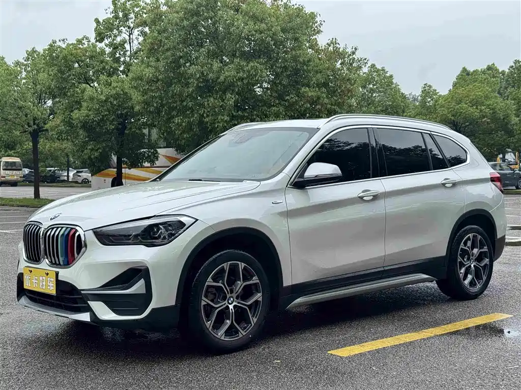 BMW X1 2023 — фото 1