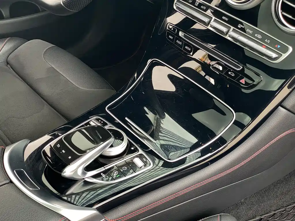 Mercedes-Benz GLC AMG 2018 — фото 12