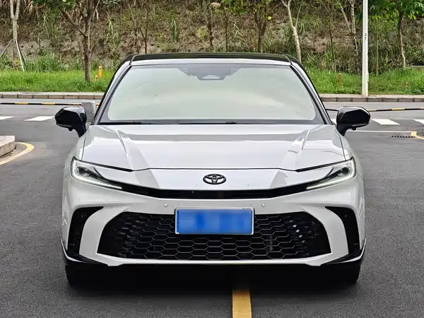 Toyota Camry 2025