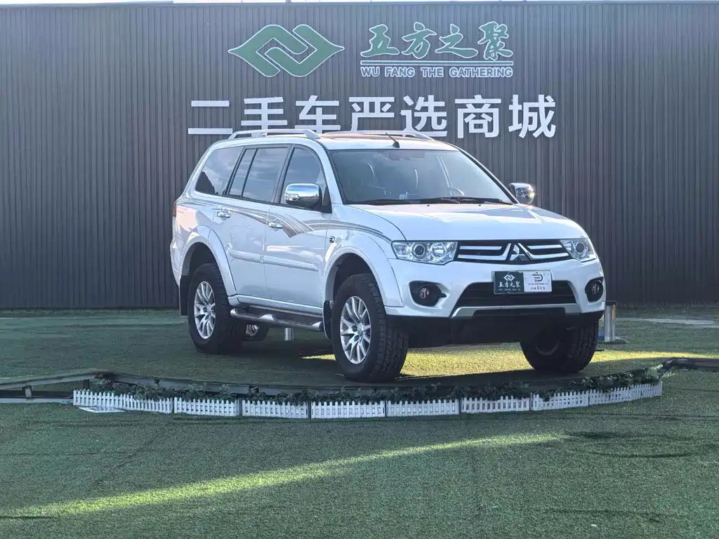 Mitsubishi Pajero Sport 2016 — фото 3