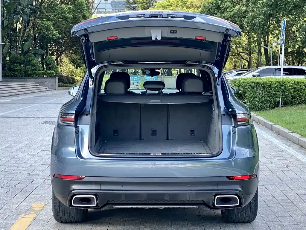 Porsche Cayenne 2018 — фото 16