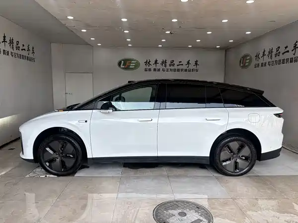 Li Auto i6 2025