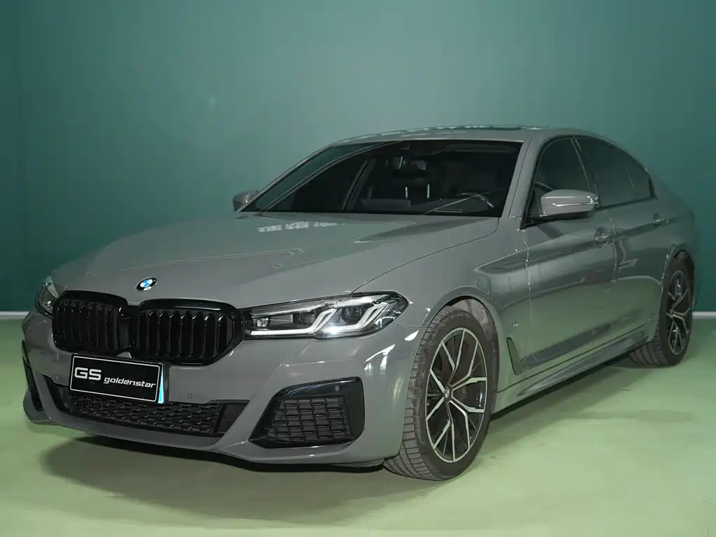 BMW 5 Series 2022 — фото 1