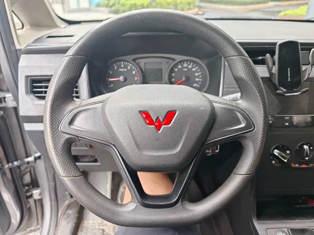 Wuling Hongguang PLUS 2021