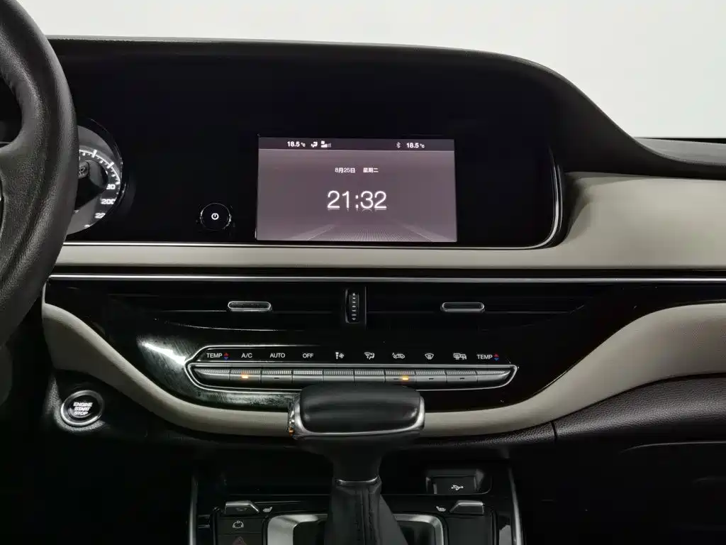 GAC Trumpchi M6 2019 — фото 12
