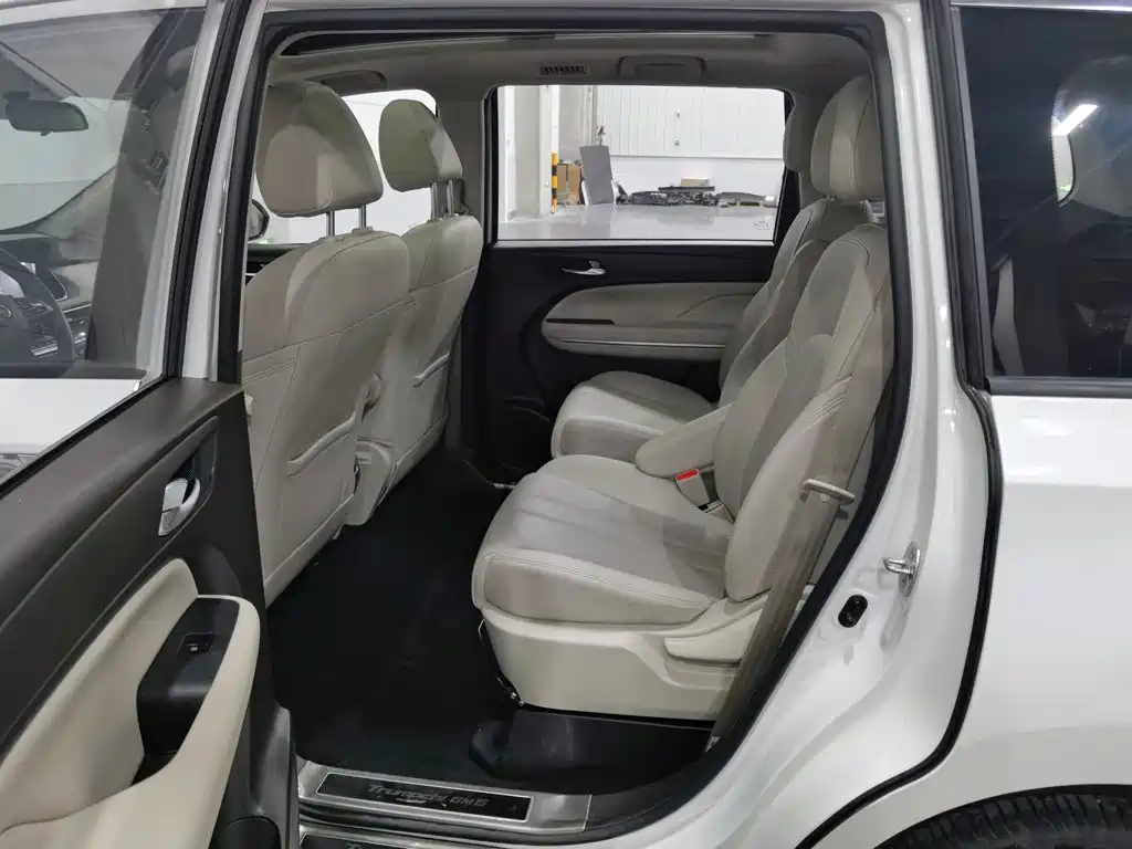 GAC Trumpchi M6 2019 — фото 15
