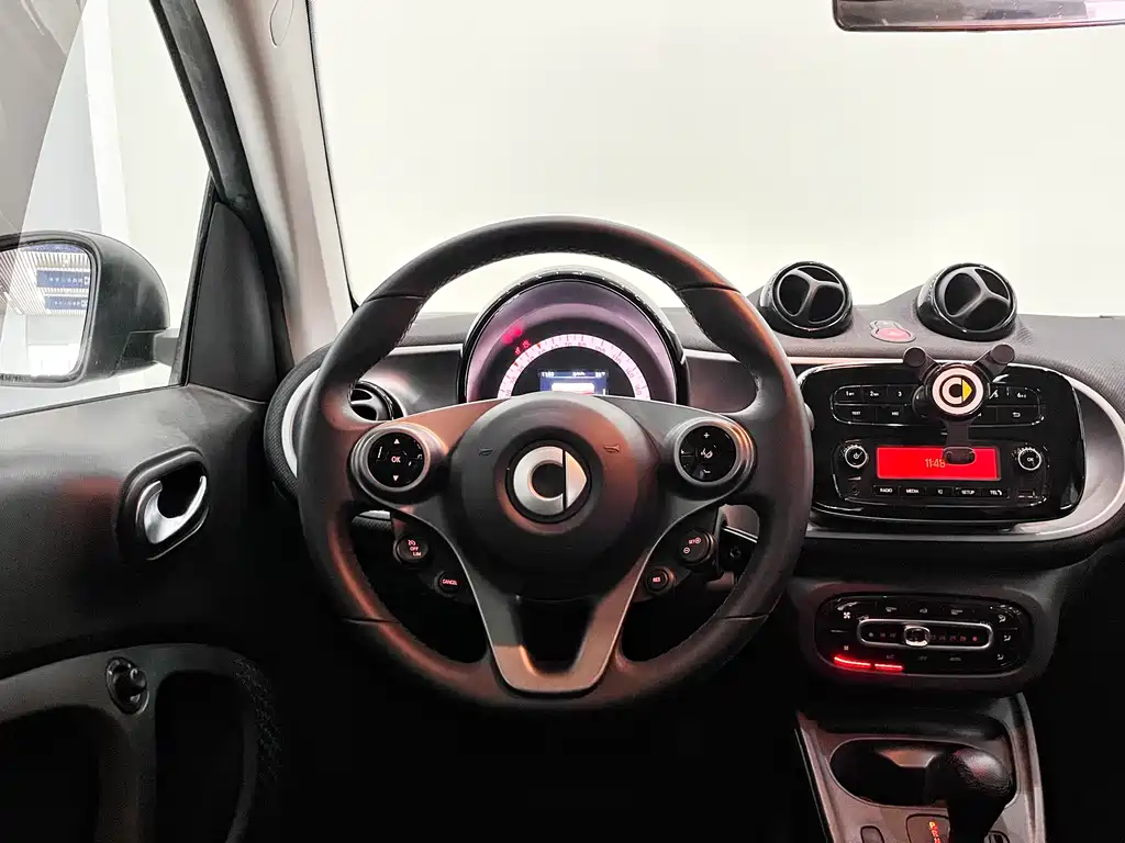 smart Fortwo 2019 — фото 9