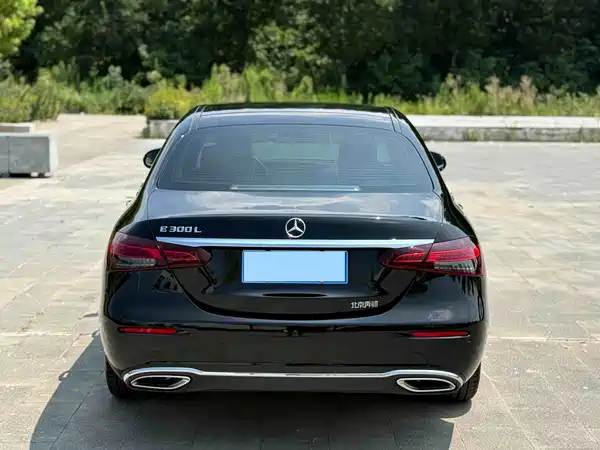 Mercedes-Benz E-Class 2022