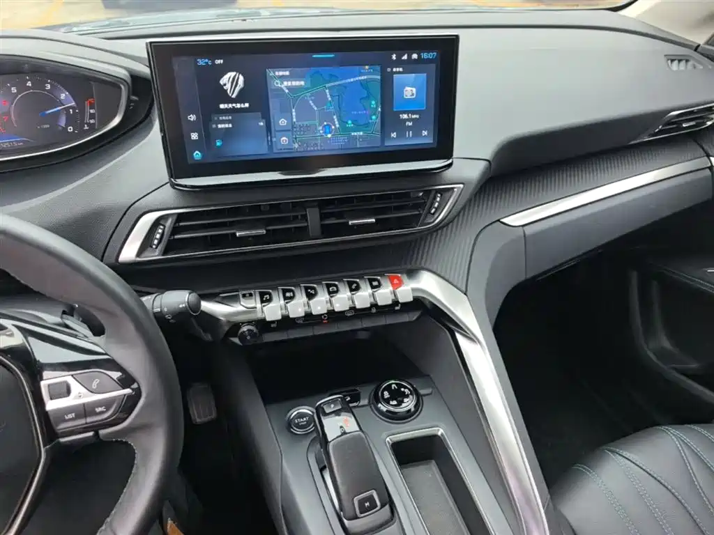 Peugeot 5008 2023 — фото 10