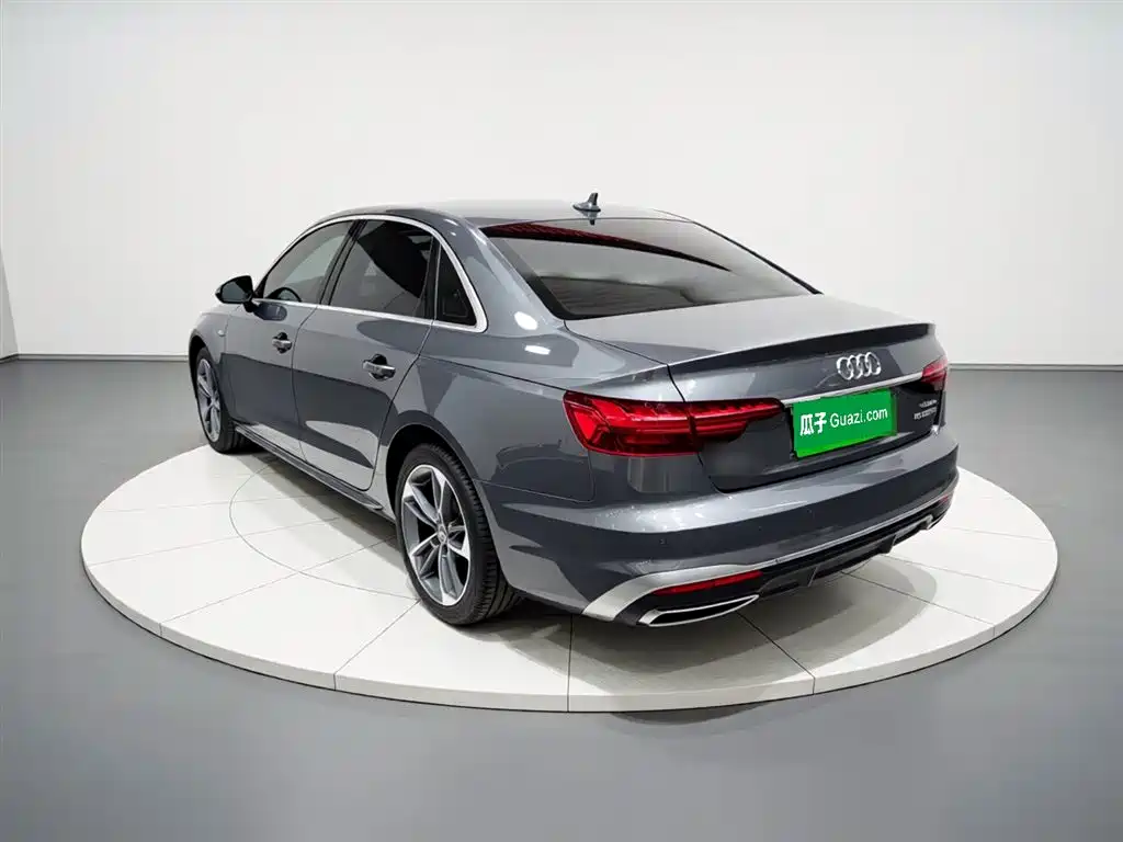 Audi A4L 2021 — фото 5