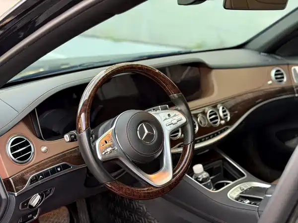 Mercedes-Benz S-Class 2020
