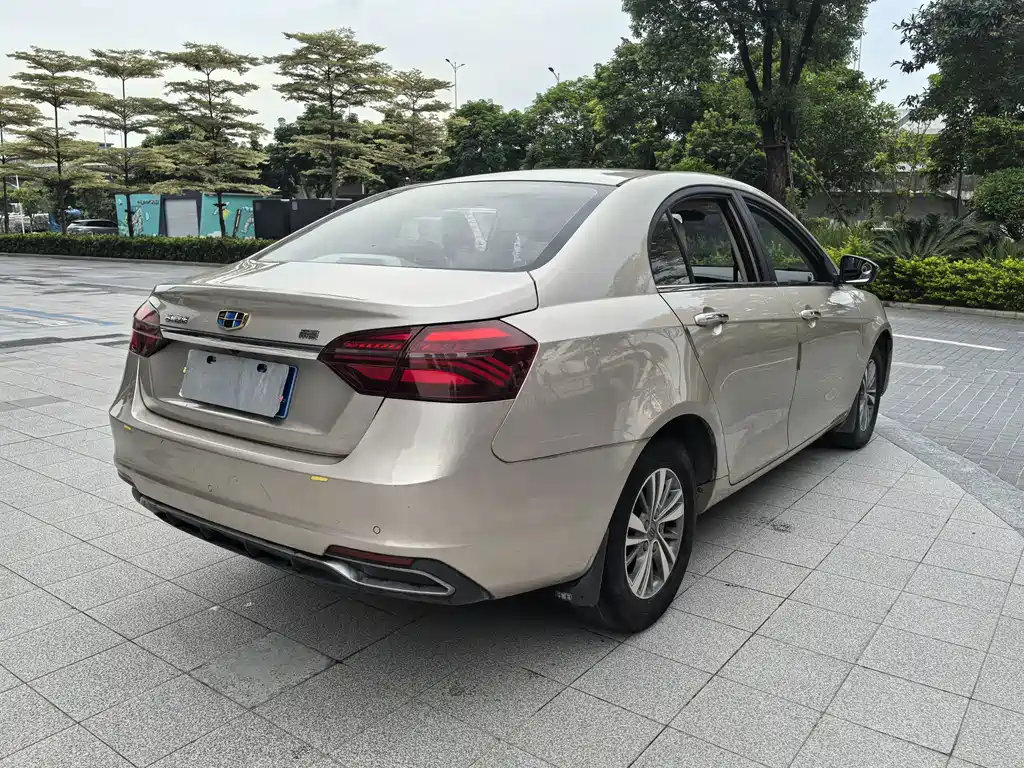Geely Emgrand 2018