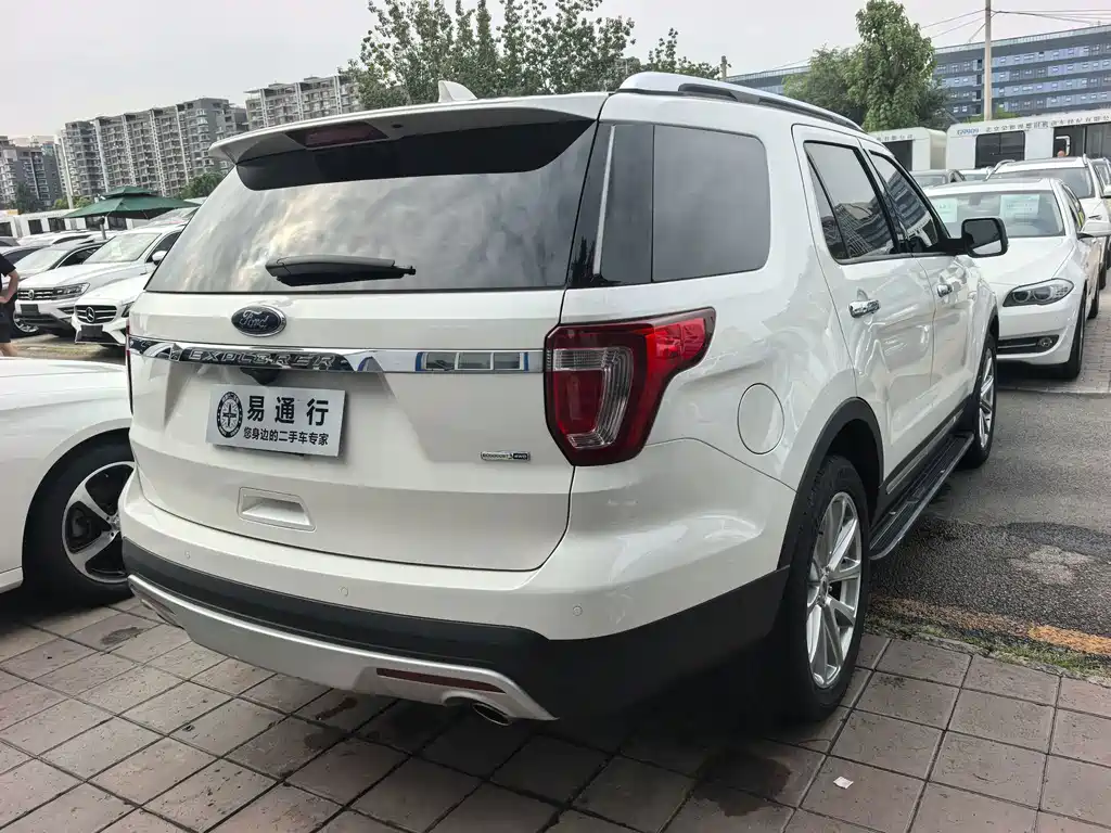 Ford Explorer 2017 — фото 18