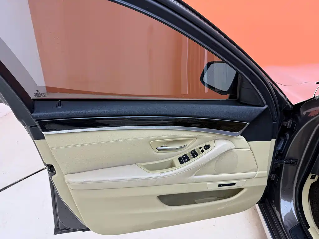 BMW 5 Series 2013 — фото 15