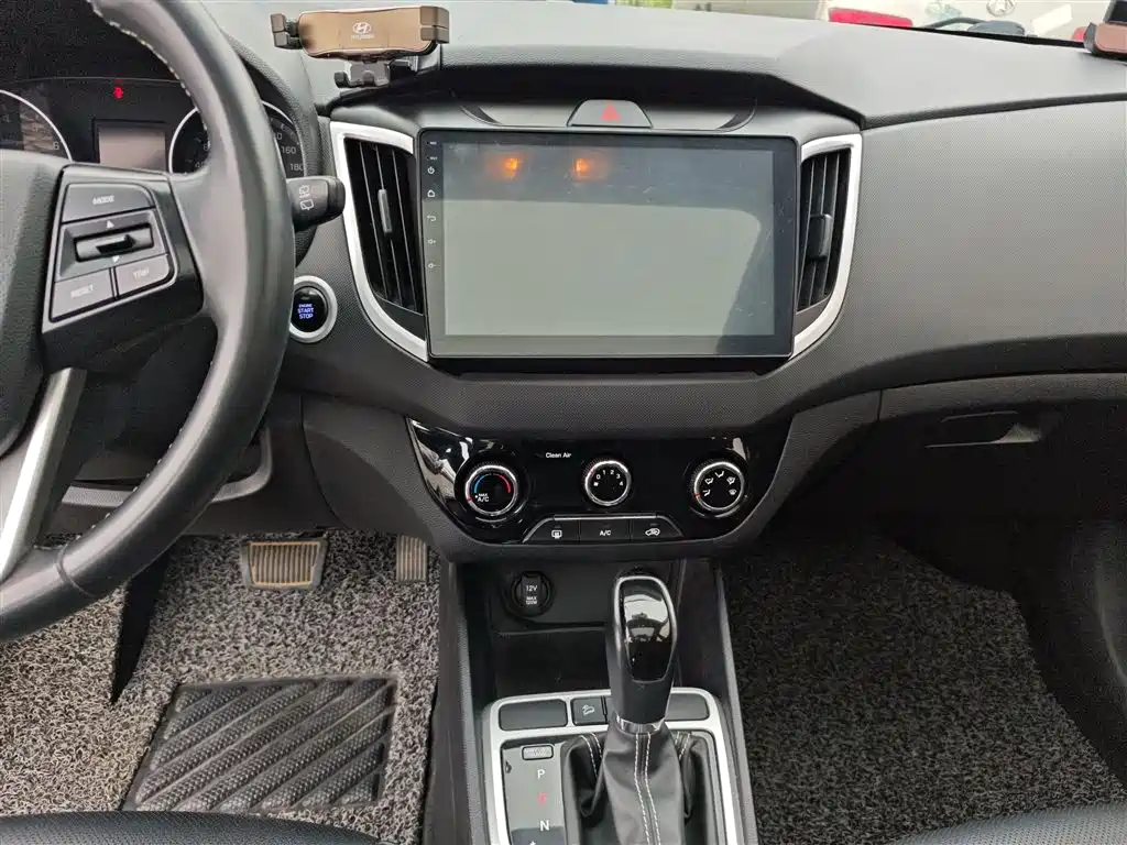 Hyundai ix25 2018 — фото 13