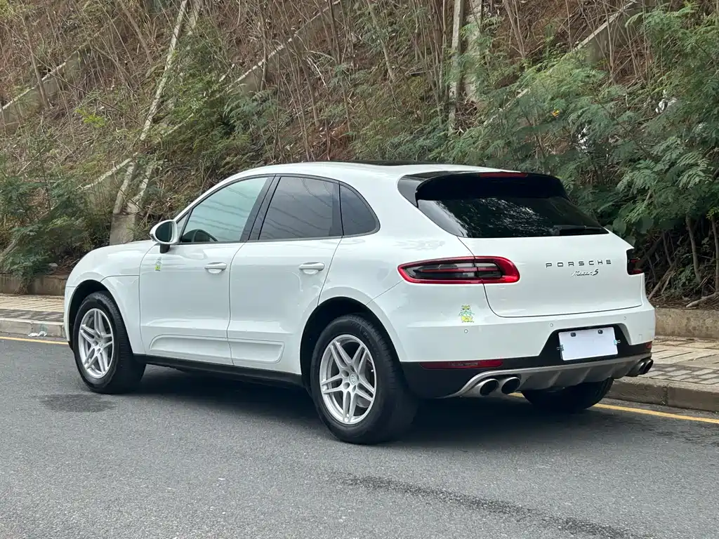 Porsche Macan 2016 — фото 11