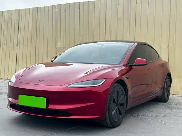 Tesla Model 3 2025