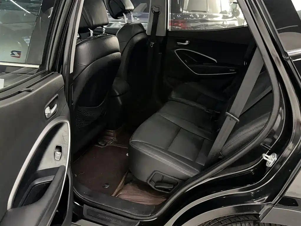 Hyundai Santa Fe 2015 — фото 14