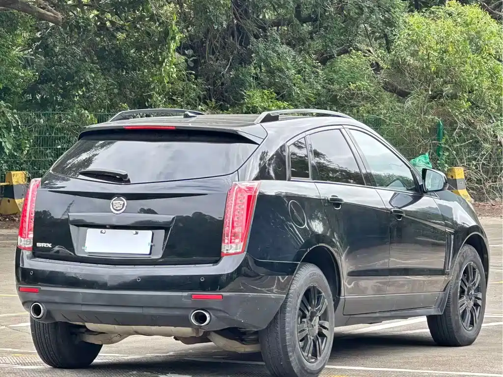 Cadillac SRX 2016 — фото 12