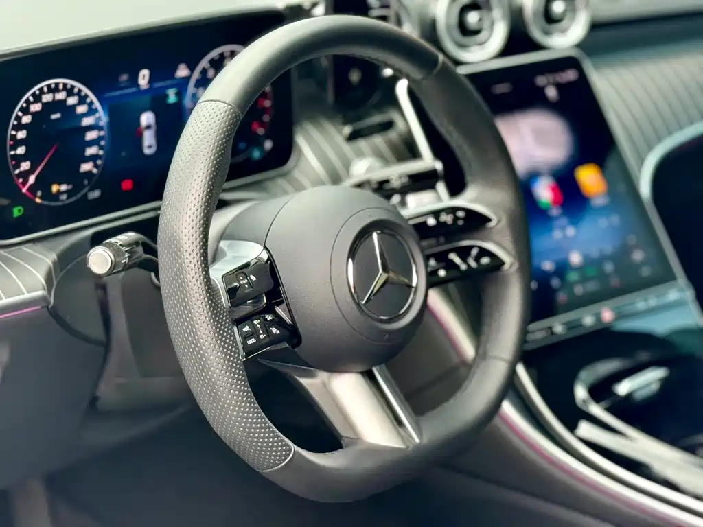 Mercedes-Benz C-Class 2025 — фото 12
