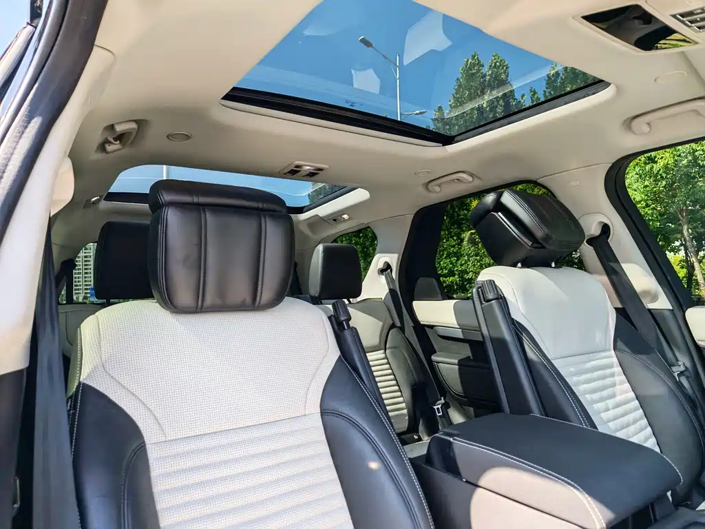 Land Rover Discovery 2024 — фото 14
