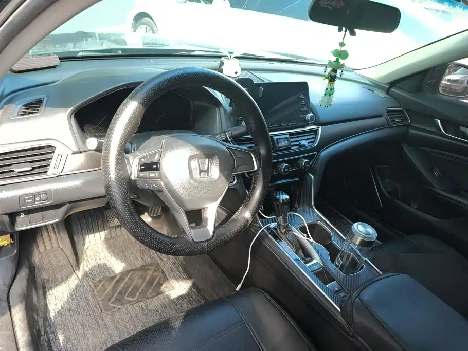 Honda Accord 2018 — фото 12